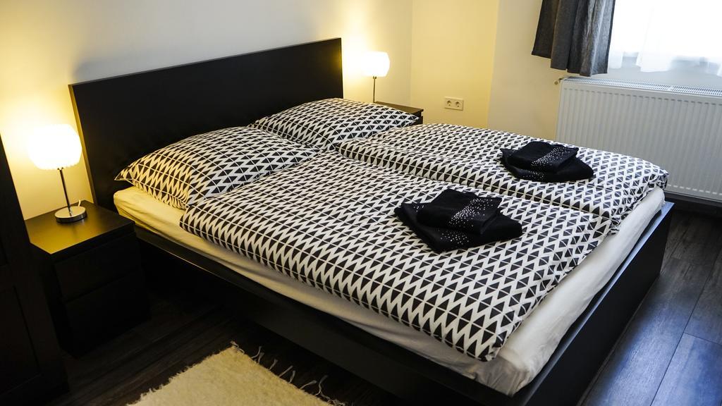 Downtown Deluxe Apartment Eger Phòng bức ảnh