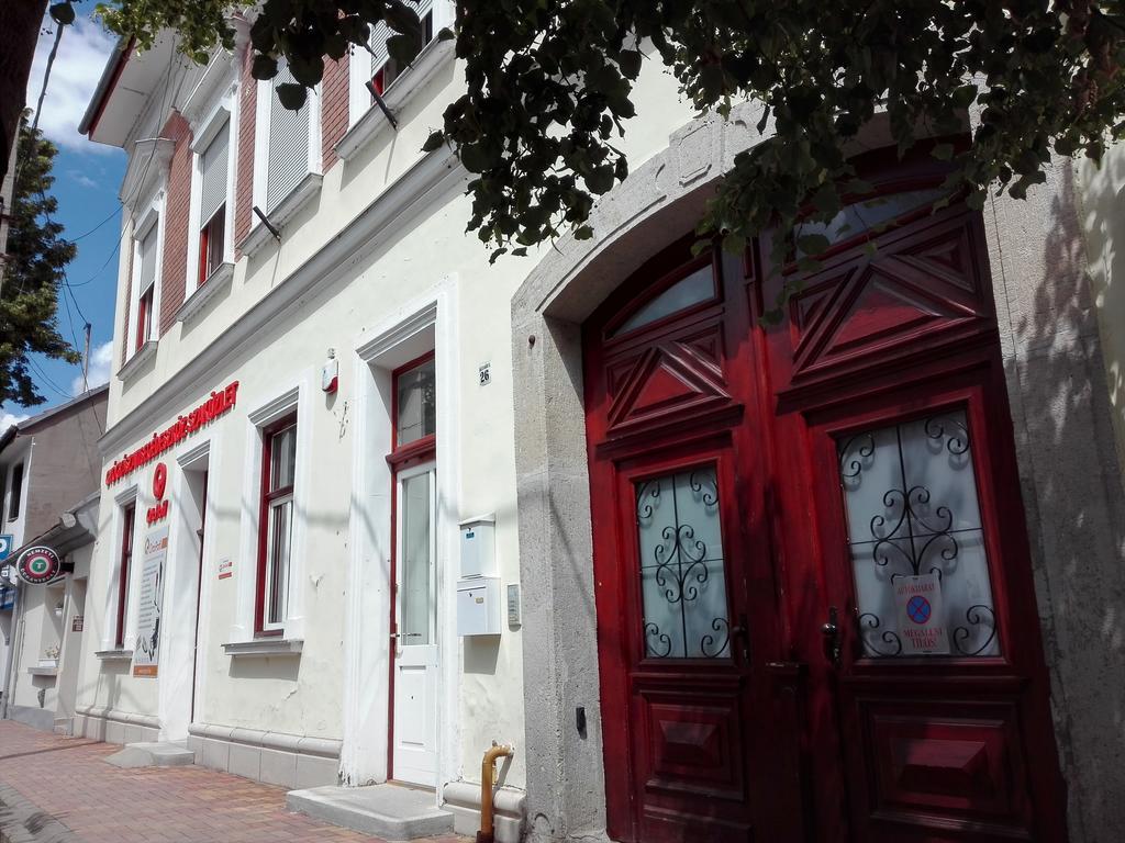 Downtown Deluxe Apartment Eger Phòng bức ảnh